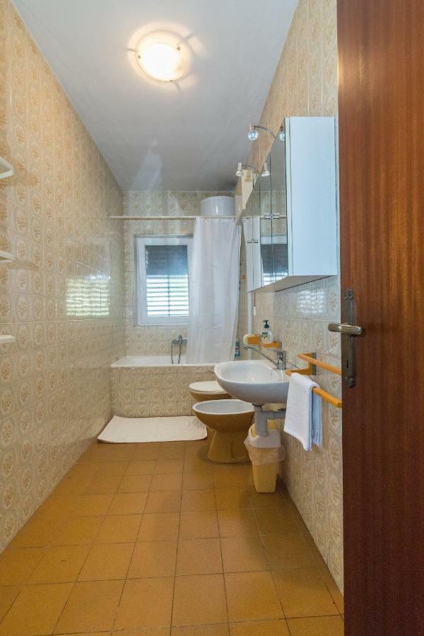 Apartments Jelka Jelsa  Zewnętrze zdjęcie
